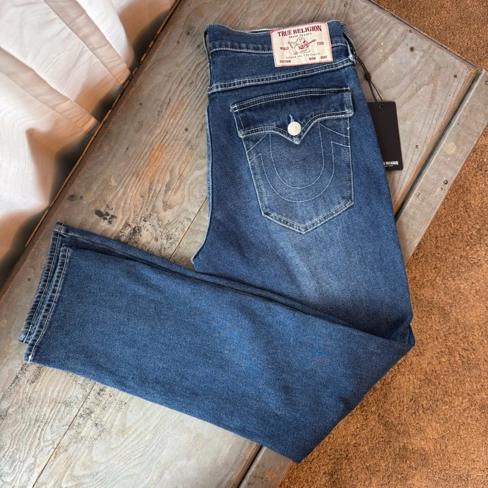 NWT True Religion Geno relaxed slim fit jeans | size 33x32